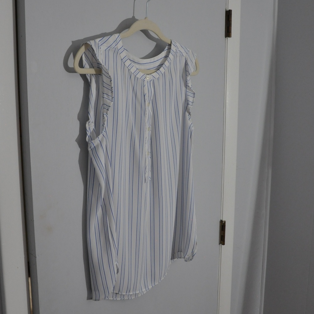 Loft Short Sleeve Flutter Top - image 2